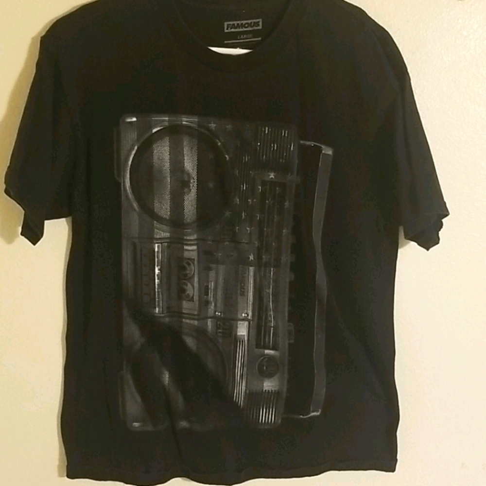 Brand Name (Famous) Large Black Vintage Tee